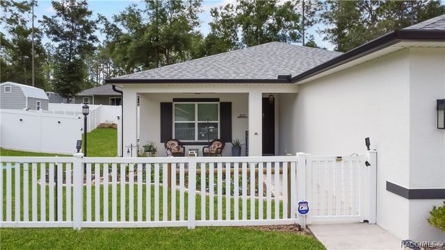 1012 W Geneva Place, Citrus Springs, FL 34434