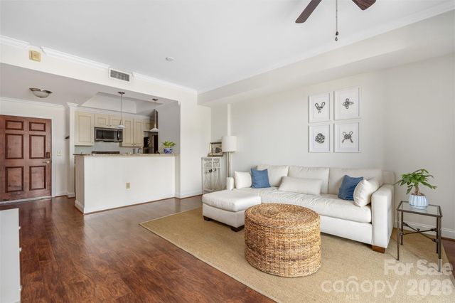 300 W 5th Street 419, Charlotte, NC 28202