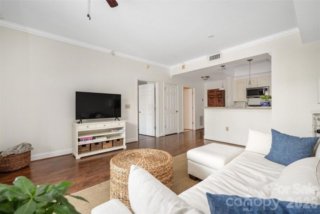 300 W 5th Street 419, Charlotte, NC 28202