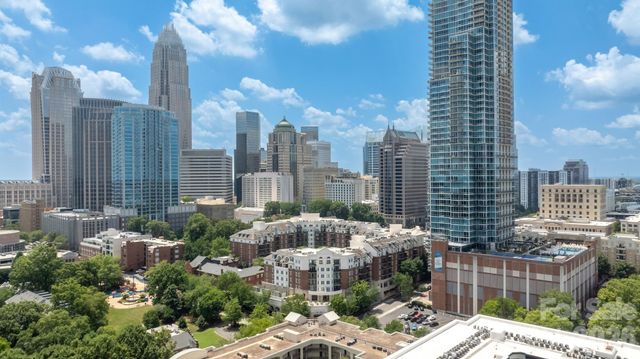 300 W 5th Street 419, Charlotte, NC 28202