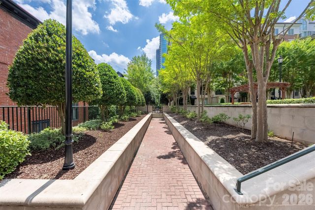 300 W 5th Street 419, Charlotte, NC 28202