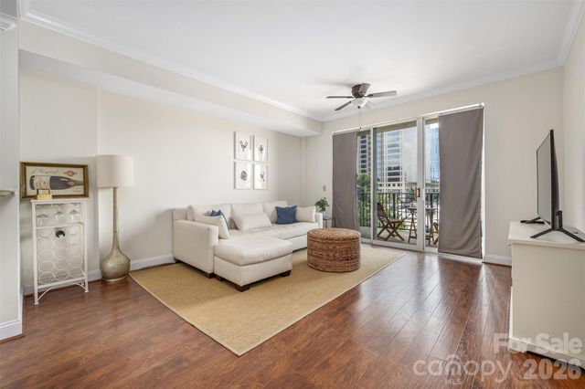 300 W 5th Street 419, Charlotte, NC 28202