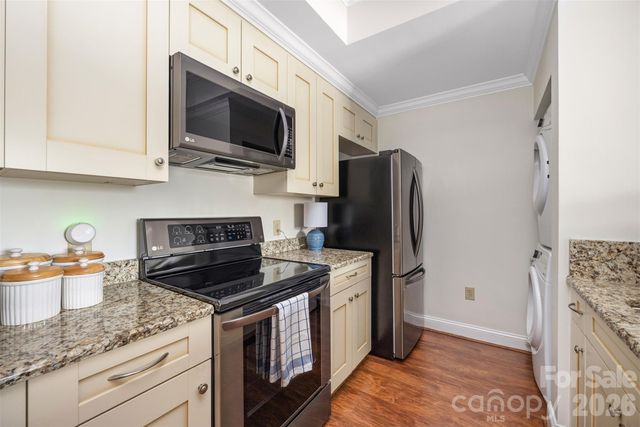 300 W 5th Street 419, Charlotte, NC 28202