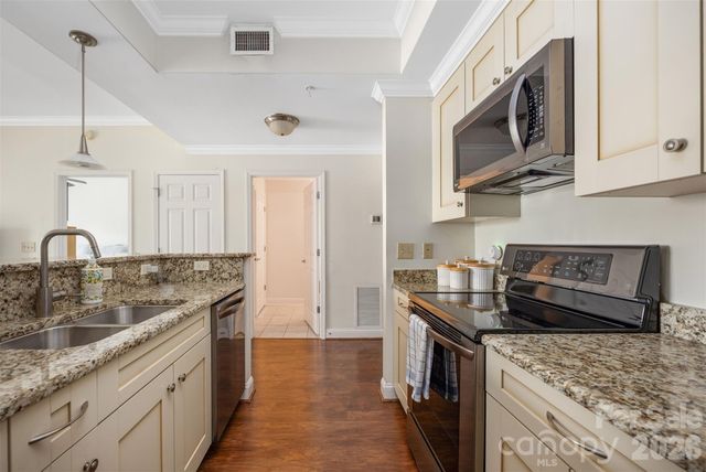 300 W 5th Street 419, Charlotte, NC 28202