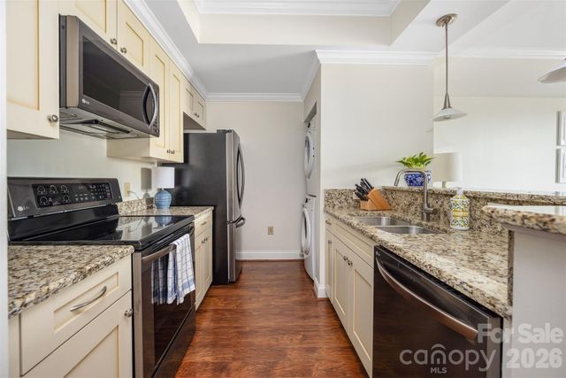 300 W 5th Street 419, Charlotte, NC 28202