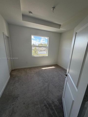 12527 NW 24 AVE 12527, Miami, FL 33167