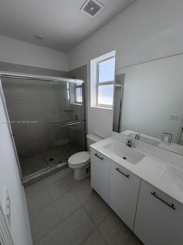 12527 NW 24 AVE 12527, Miami, FL 33167