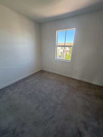 12527 NW 24 AVE 12527, Miami, FL 33167