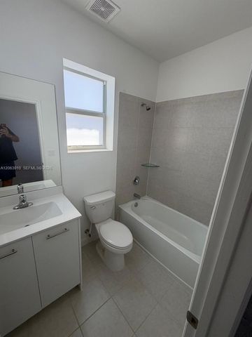 12527 NW 24 AVE 12527, Miami, FL 33167