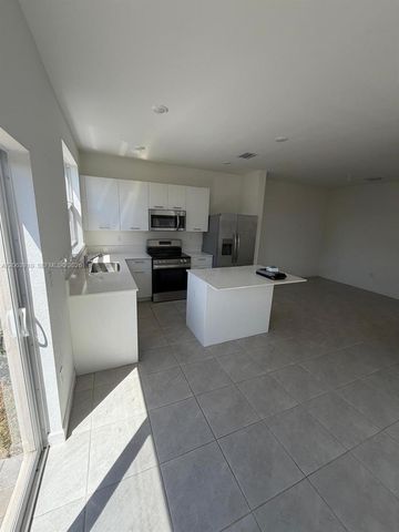 12527 NW 24 AVE 12527, Miami, FL 33167