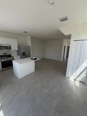 12527 NW 24 AVE 12527, Miami, FL 33167