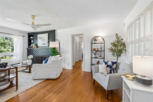 302 DEER PARK AVENUE, Tampa, FL 33617