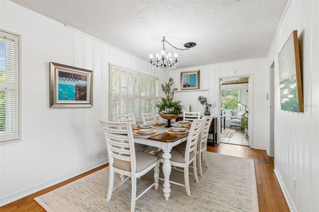 302 DEER PARK AVENUE, Tampa, FL 33617