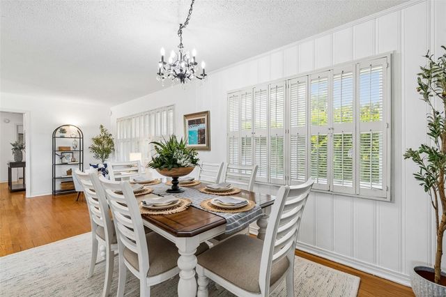 302 DEER PARK AVENUE, Tampa, FL 33617