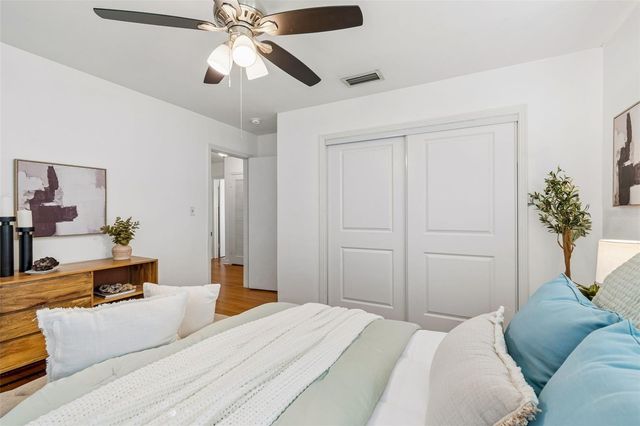 302 DEER PARK AVENUE, Tampa, FL 33617