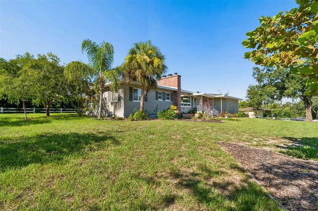 302 DEER PARK AVENUE, Tampa, FL 33617