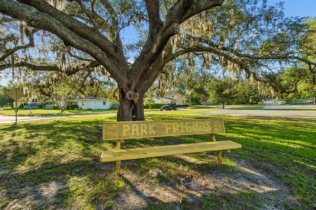 302 DEER PARK AVENUE, Tampa, FL 33617
