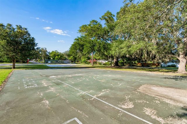 302 DEER PARK AVENUE, Tampa, FL 33617
