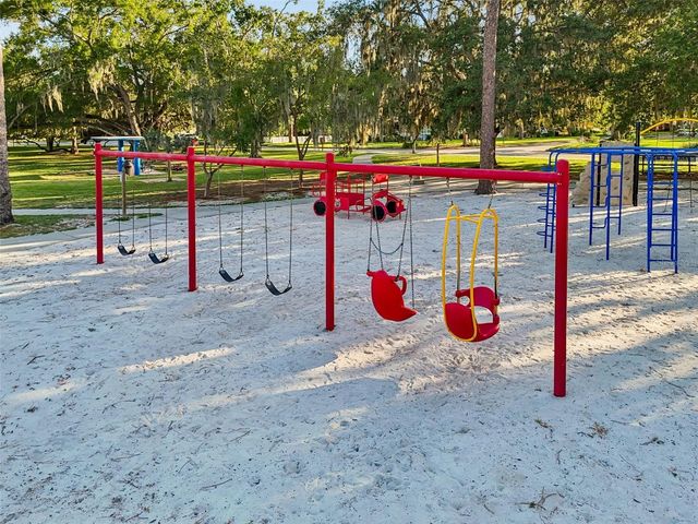 302 DEER PARK AVENUE, Tampa, FL 33617
