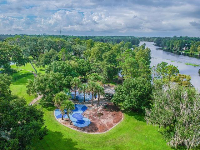 302 DEER PARK AVENUE, Tampa, FL 33617
