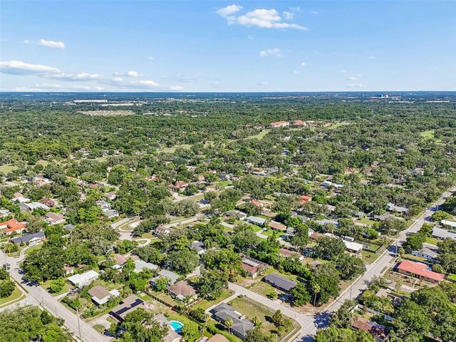 302 DEER PARK AVENUE, Tampa, FL 33617