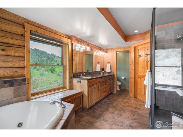555 James Park Trl, Loveland, CO 80537