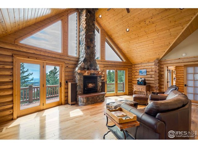 555 James Park Trl, Loveland, CO 80537