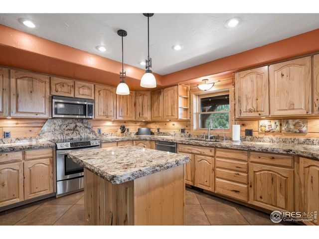 555 James Park Trl, Loveland, CO 80537