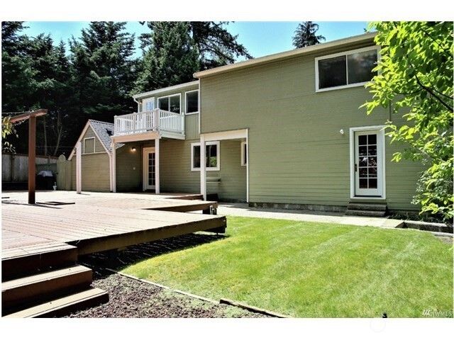 2420 94th Avenue NE, Clyde Hill, WA 98004