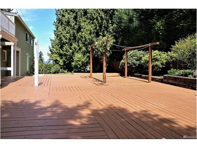 2420 94th Avenue NE, Clyde Hill, WA 98004