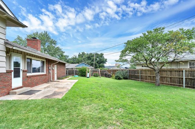 1210 N Farmstead St, Wichita, KS 67208