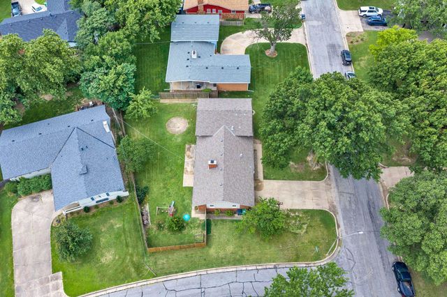 1210 N Farmstead St, Wichita, KS 67208