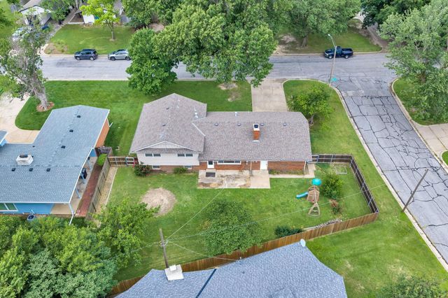 1210 N Farmstead St, Wichita, KS 67208