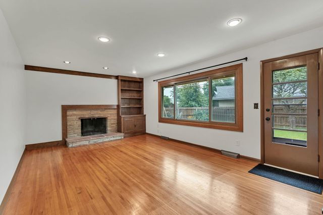 1210 N Farmstead St, Wichita, KS 67208