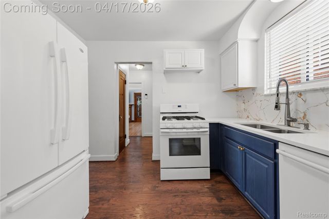 8549 Marygrove Drive, Detroit, MI 48221