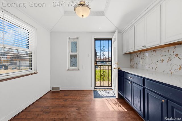 8549 Marygrove Drive, Detroit, MI 48221