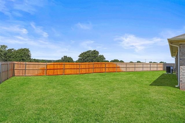 2473 Erin Way, Blanchard, OK 73010