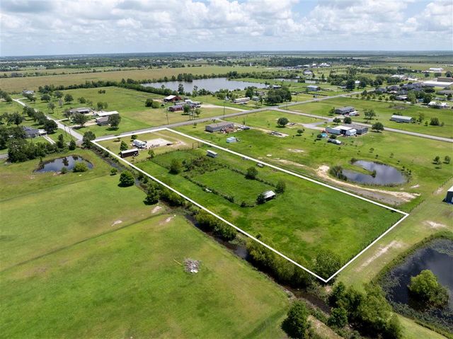 401 Parish Line Road, Lake Charles, LA 70607