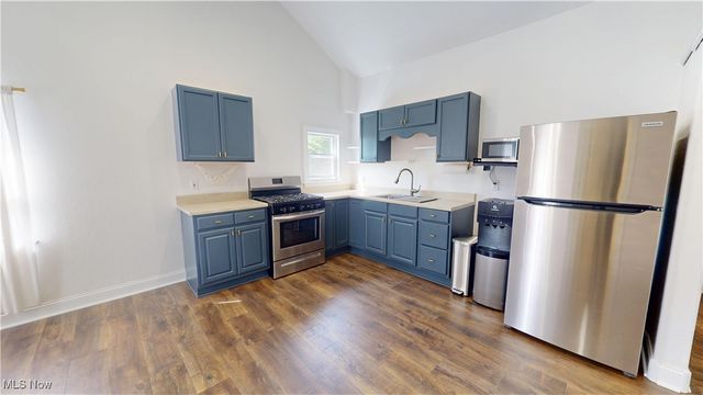 2680 W South Range Road, Columbiana, OH 44408