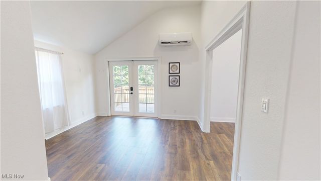 2680 W South Range Road, Columbiana, OH 44408