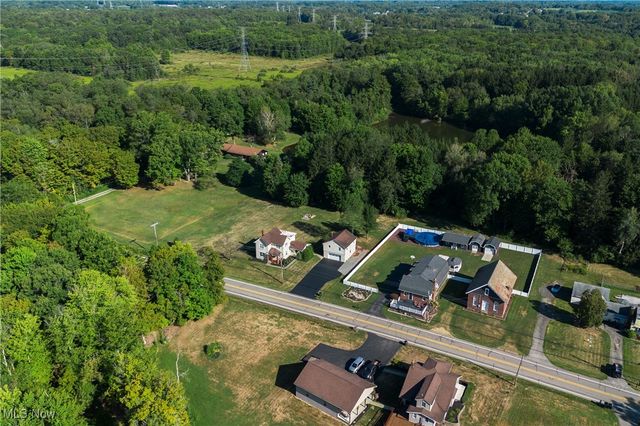 2680 W South Range Road, Columbiana, OH 44408