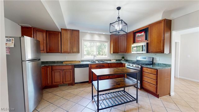 2680 W South Range Road, Columbiana, OH 44408