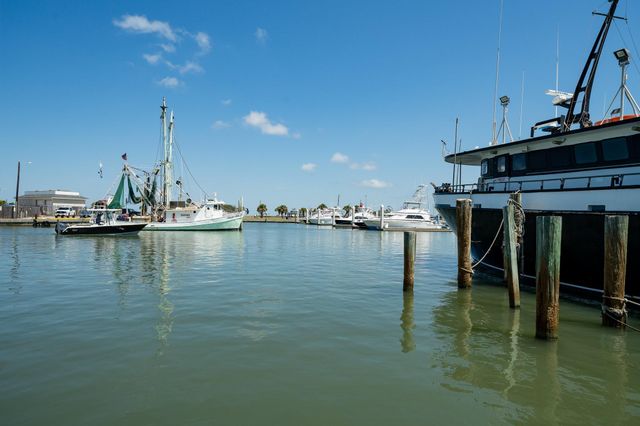 318 W Cotter Ave 1, Port Aransas, TX 78373