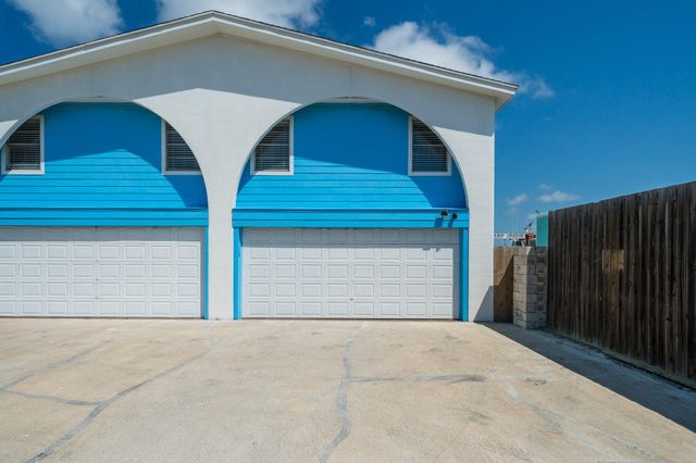 318 W Cotter Ave 1, Port Aransas, TX 78373