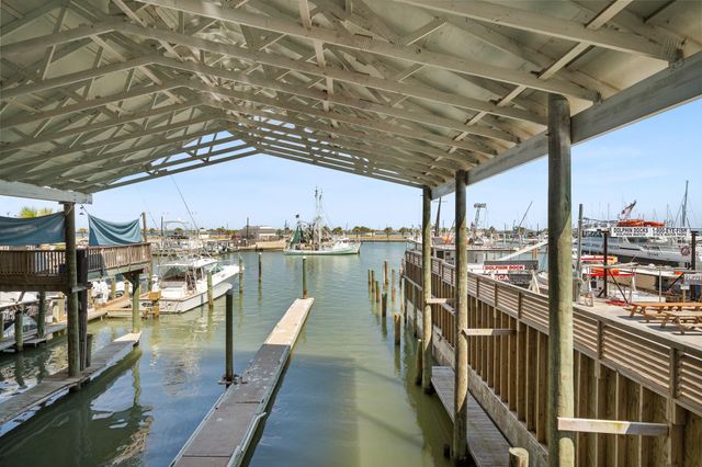 318 W Cotter Ave 1, Port Aransas, TX 78373