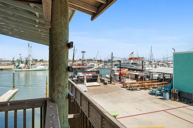 318 W Cotter Ave 1, Port Aransas, TX 78373
