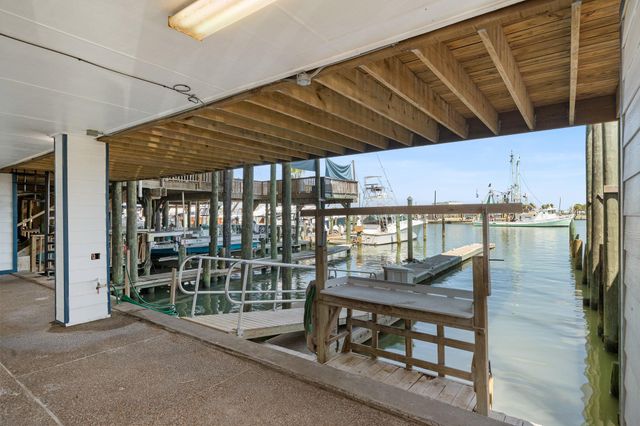 318 W Cotter Ave 1, Port Aransas, TX 78373