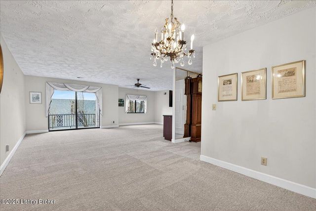 5800 Coach Gate Wynde 319 C, Louisville, KY 40207