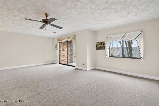 5800 Coach Gate Wynde 319 C, Louisville, KY 40207