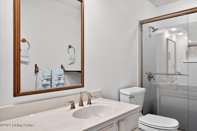 5800 Coach Gate Wynde 319 C, Louisville, KY 40207